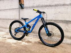 Pivot Cycles Switchblade