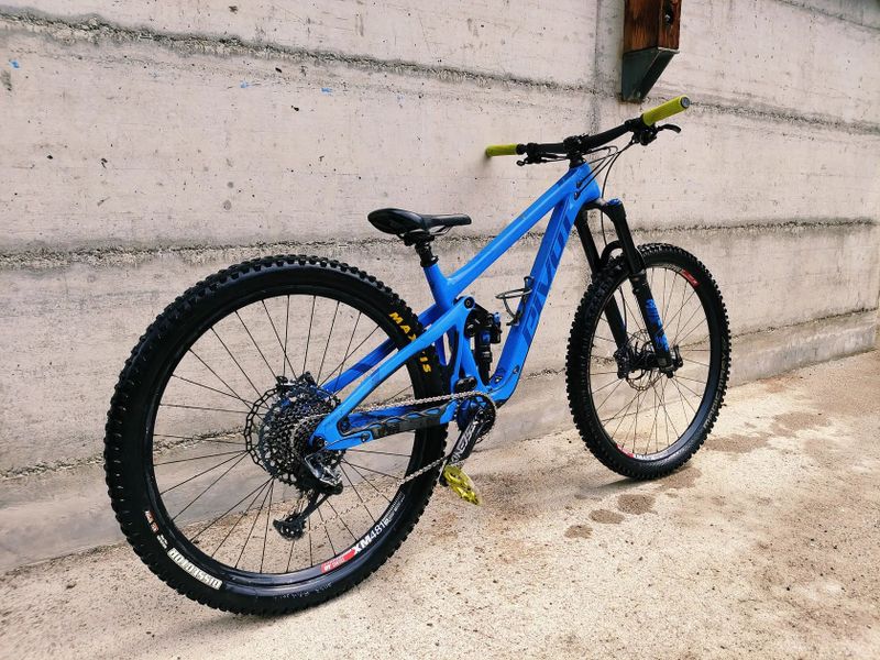 Pivot Cycles Switchblade