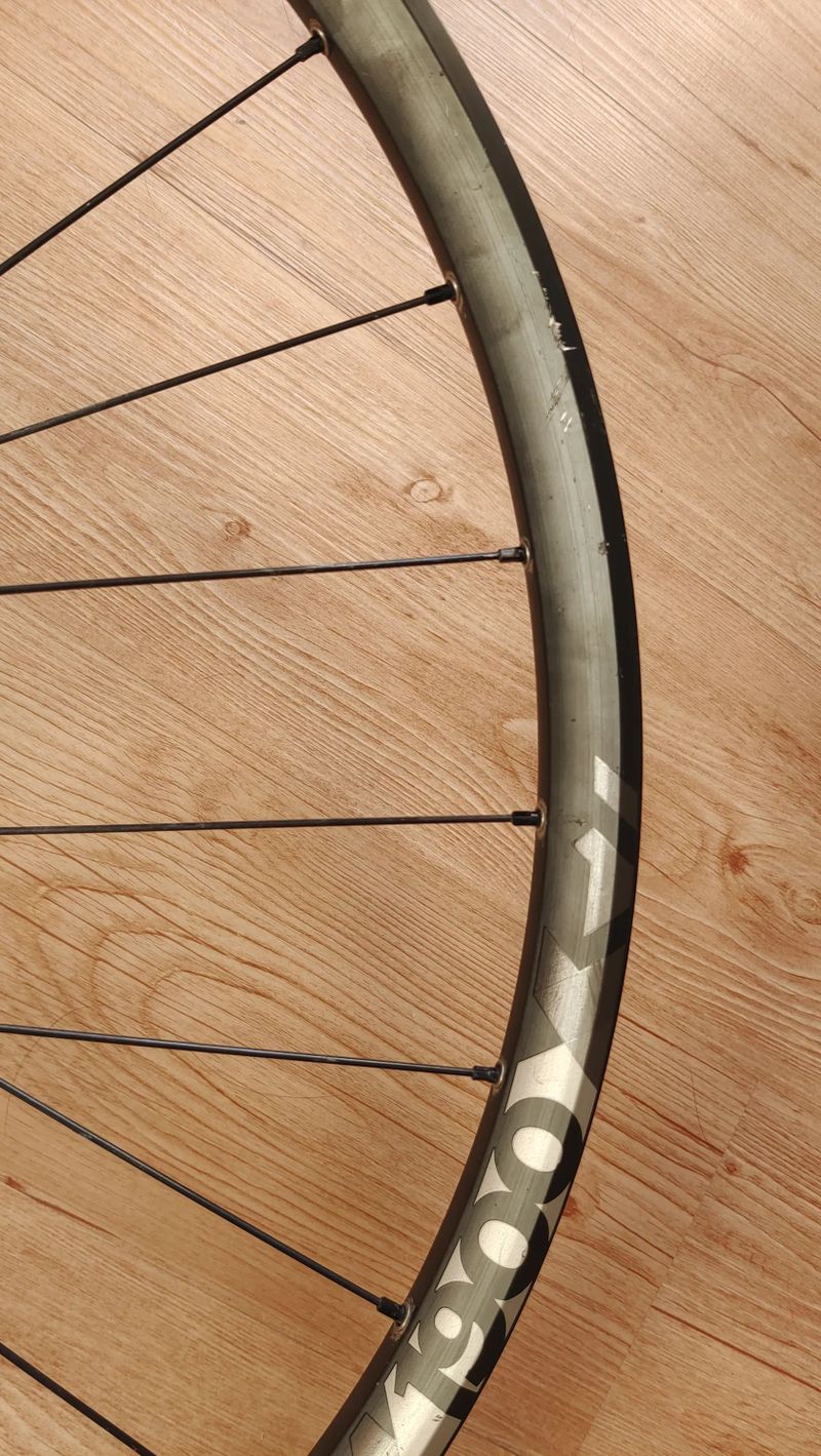 Pivot Cycles Switchblade