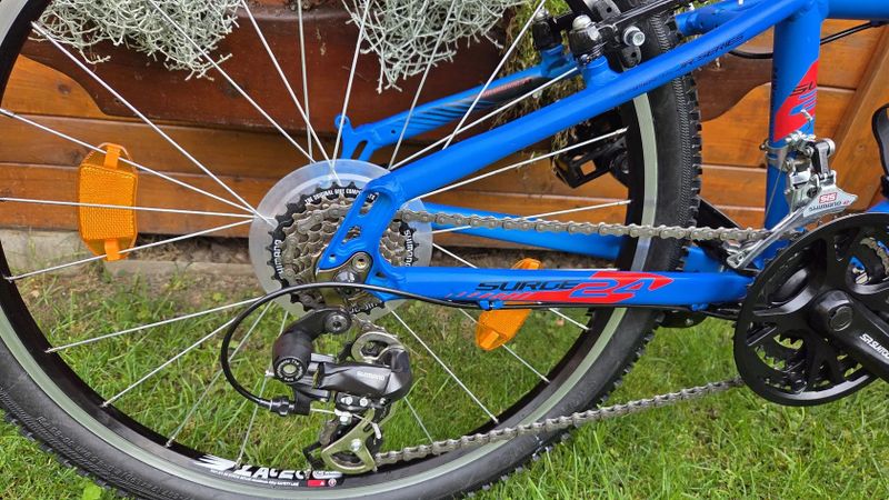 Prodám dětské horské kolo 24" Rock Machine Surge 7-12let jako NOVÉ nevyužité 