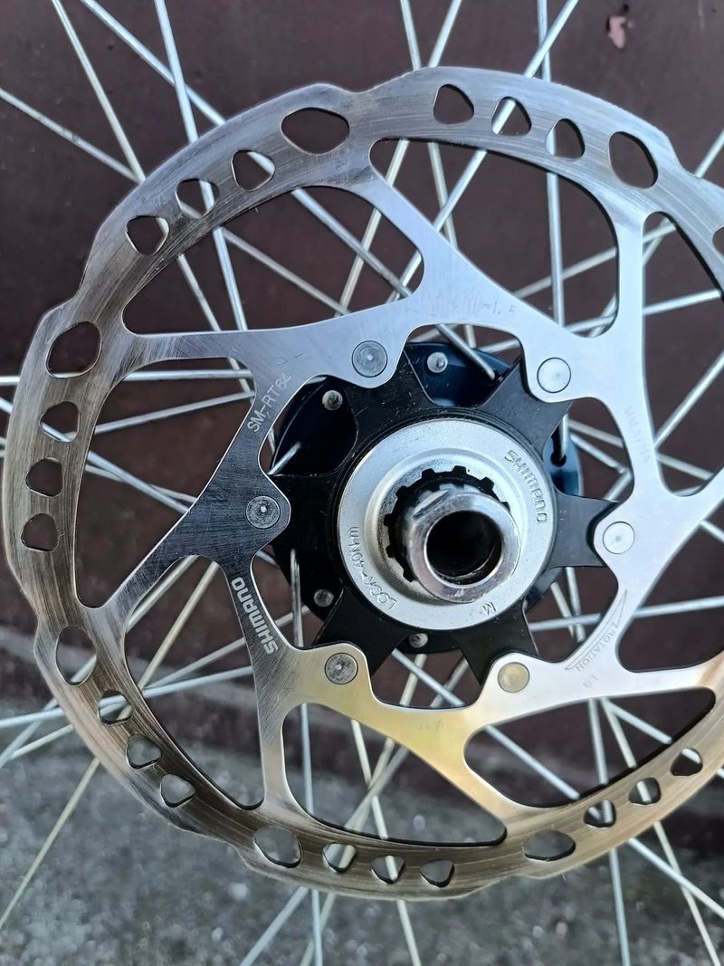 Zapletené kolesá 32d. SHIMANO 148x12, 100x9 Autoventil