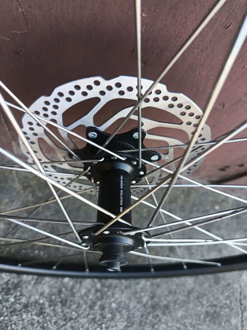 Zapletené kolesá 32d. SHIMANO 148x12, 100x9 Autoventil