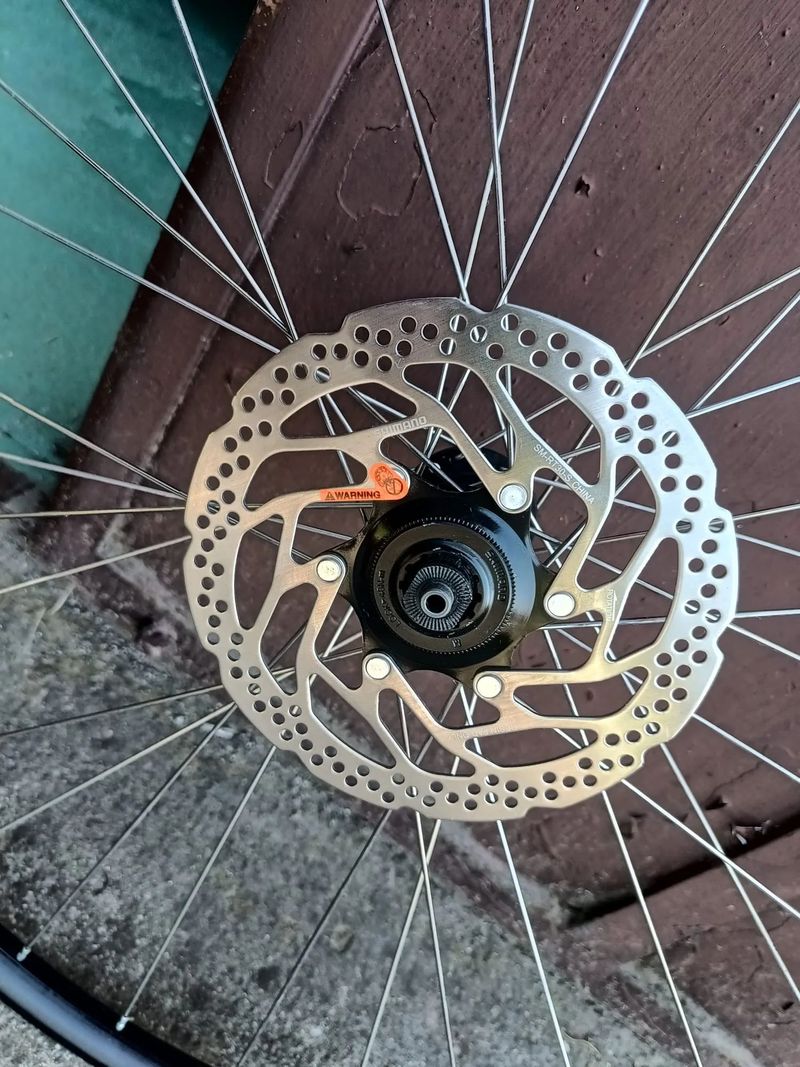 Zapletené kolesá 32d. SHIMANO 148x12, 100x9 Autoventil