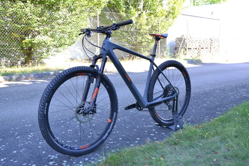 Cube Reaction C:62 Race Carbon´n´orange (21")