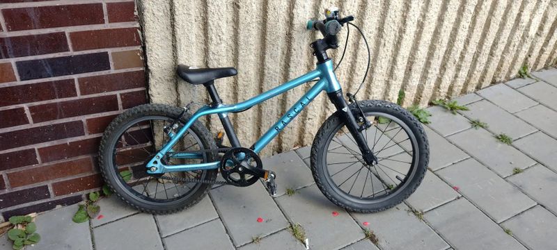 Dětské kolo Rascal 16 (výška 100 - 115cm) Aquamarine.Kolo místy odřené (viz foto), ale funkční.