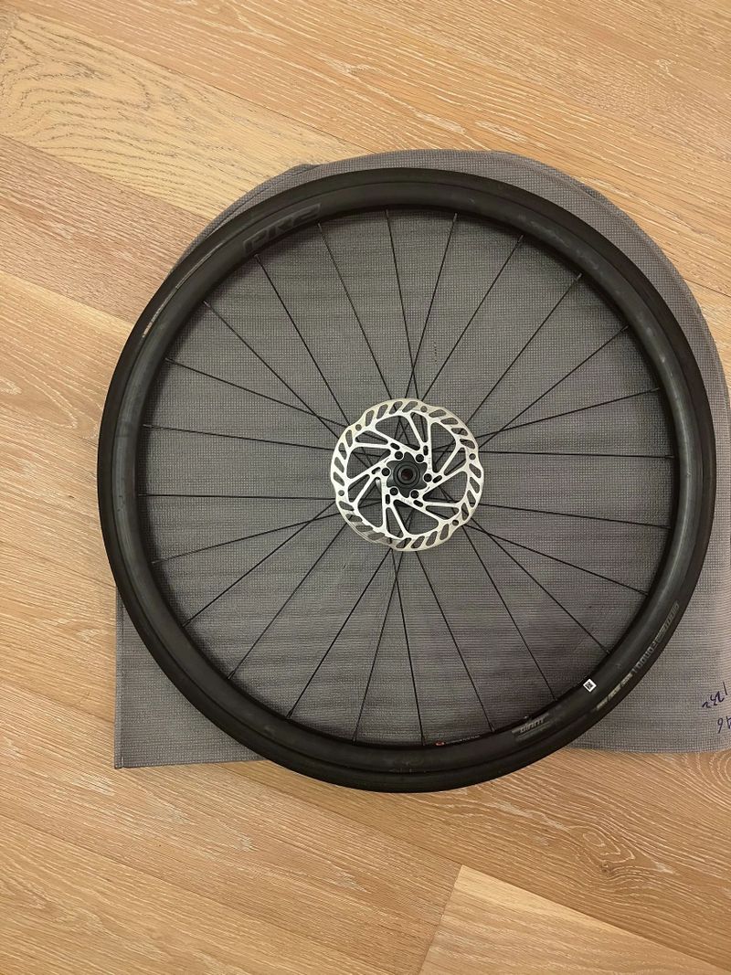 Zapletená kola Giant P-R2