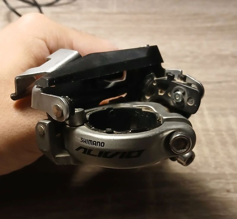 Přesmykač Shimano Alivio 3x9