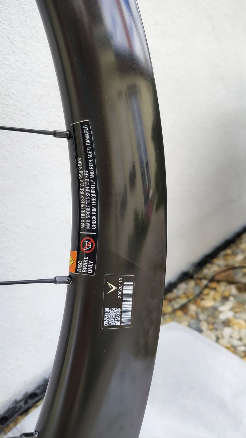 Prodám nové silniční 50mm karbonové výplety Bianchi Velomann Plutonium 50 TLR ořech Shimano 11/12