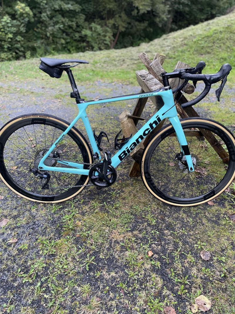 Bianchi Infinito XE vel.57/L, karbonová kola FFWD 45mm