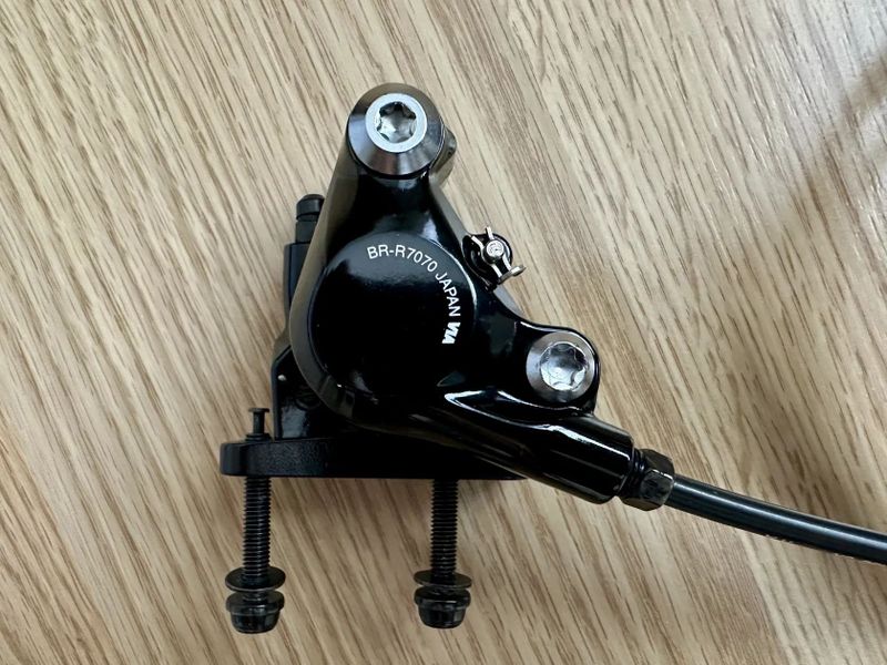 Silniční sada SHIMANO 105 R7000, 2x11 sp.