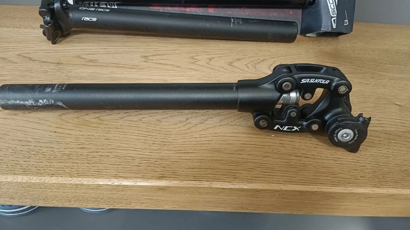 karbonová sedlovka 27,2 30,9 31,6 34,9