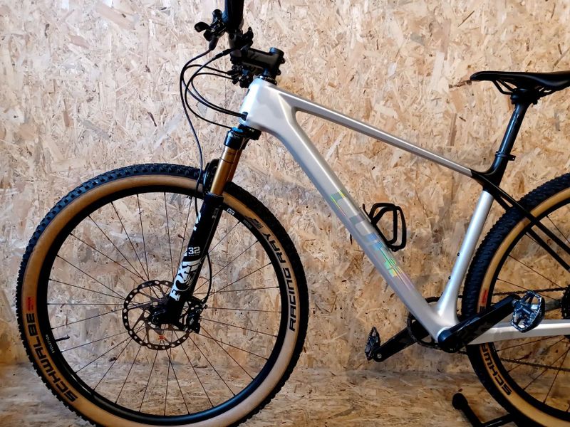 Cube Elite C:62 Pro silver´n´carbon 2024. Velikost rámu L