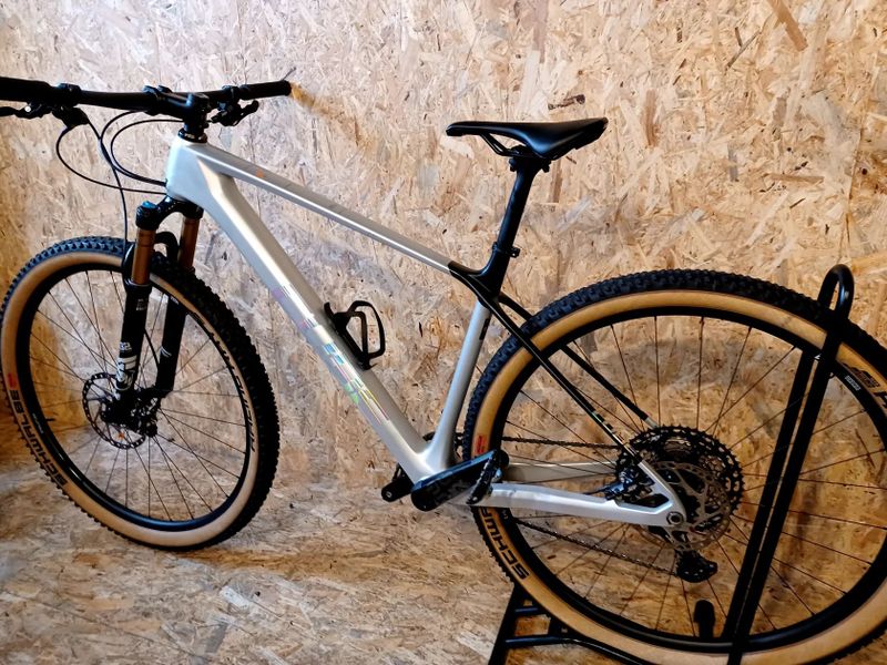 Cube Elite C:62 Pro silver´n´carbon 2024. Velikost rámu L