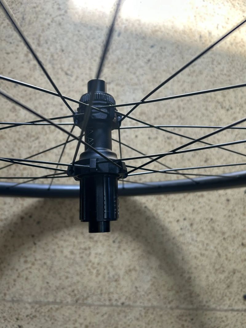 Zadní kolo Carbon 