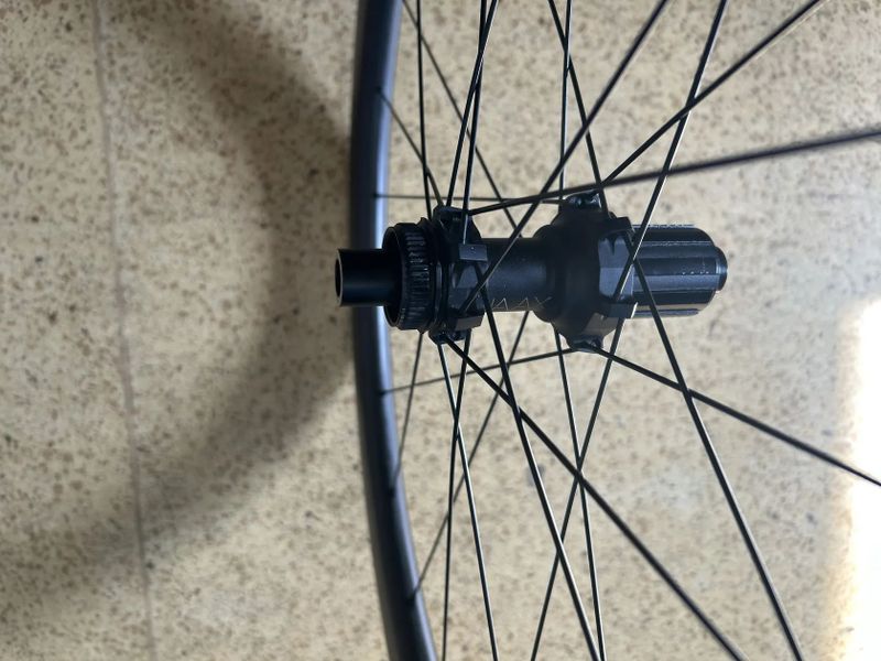 Zadní kolo Carbon 