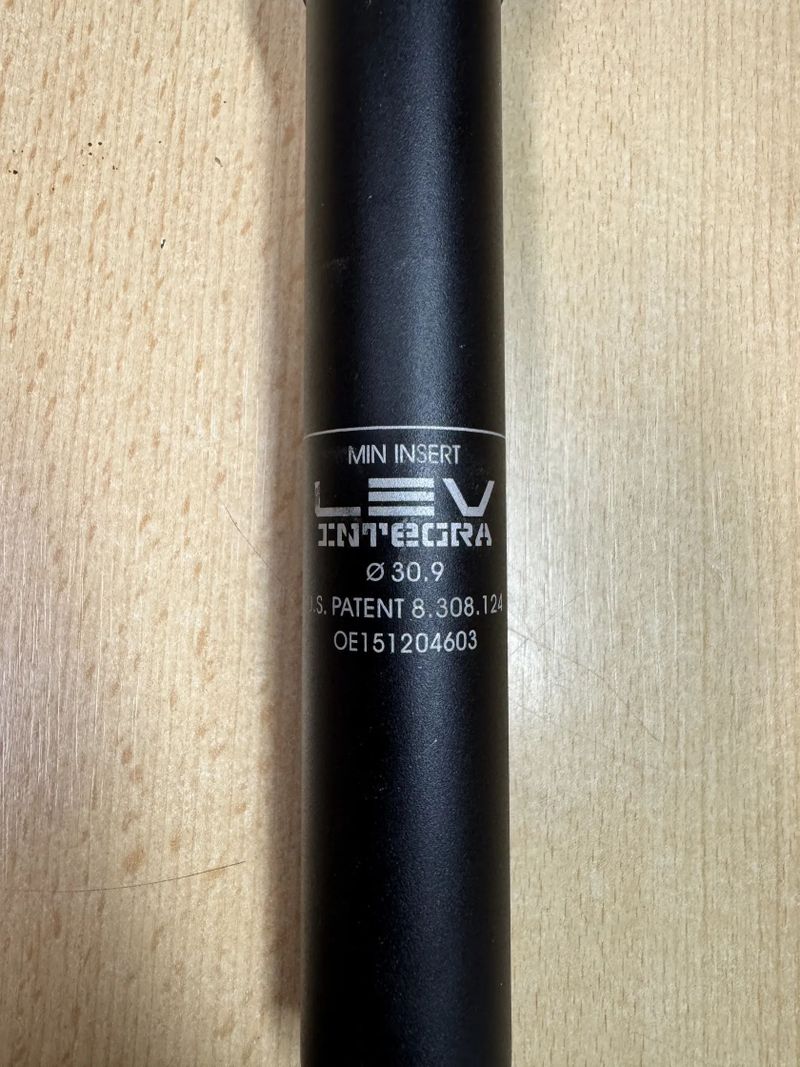Teleskopická sedlovka KS LEV INTEGRA 30,9mm, 410mm/100mm