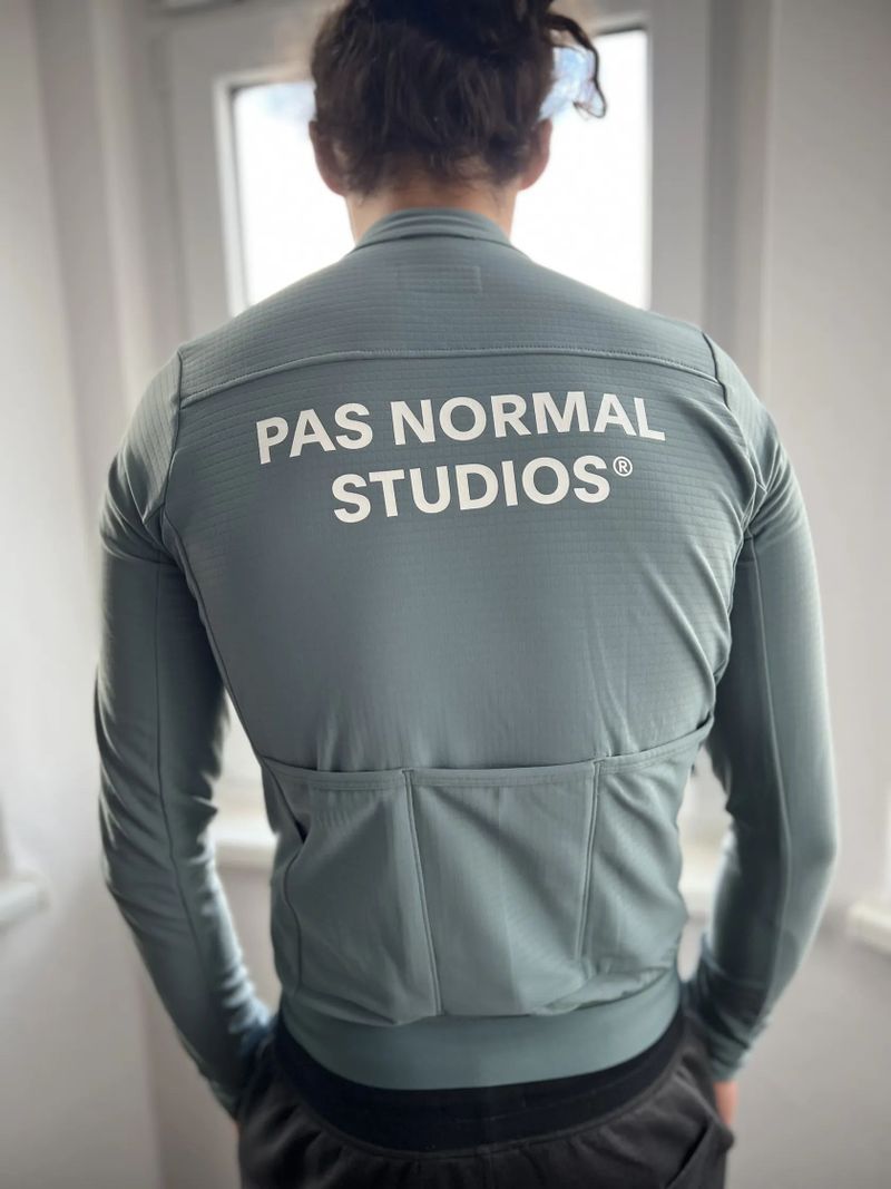 PAS Normal Studios dres