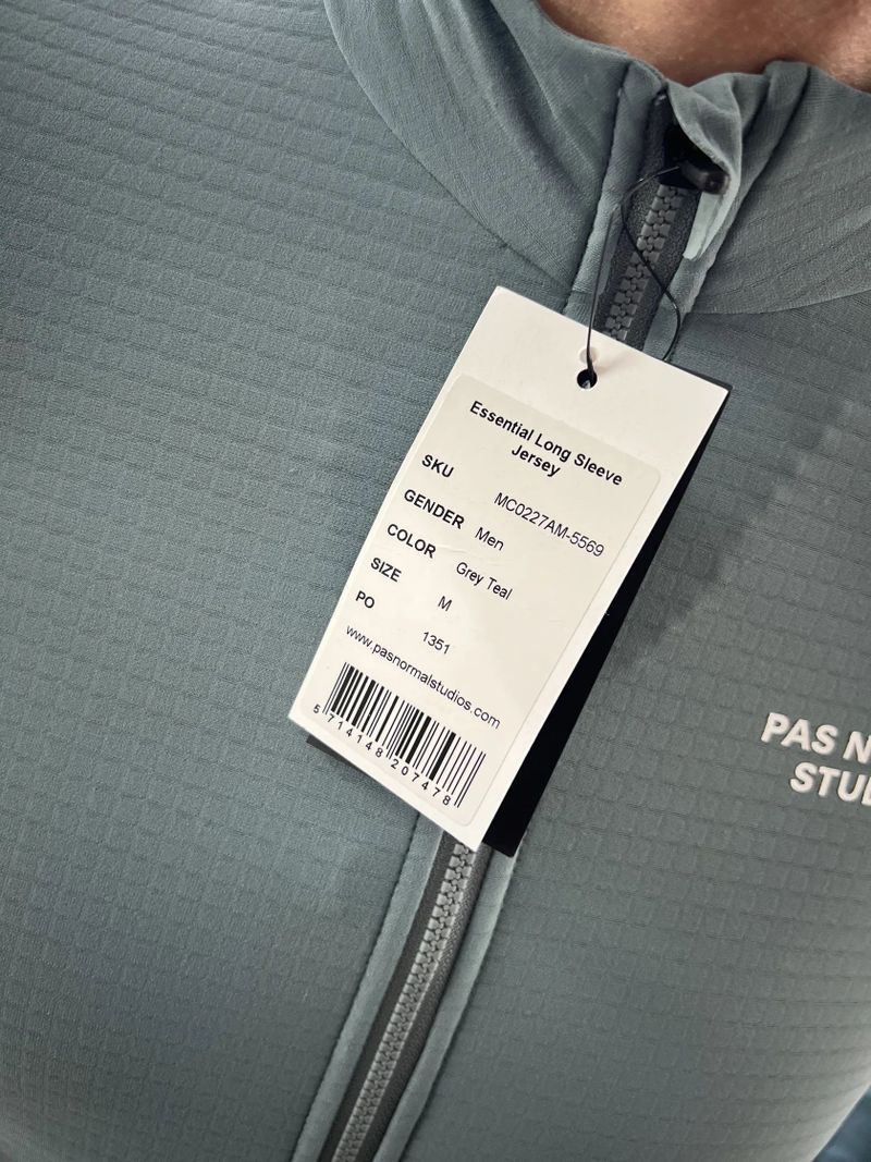 PAS Normal Studios dres