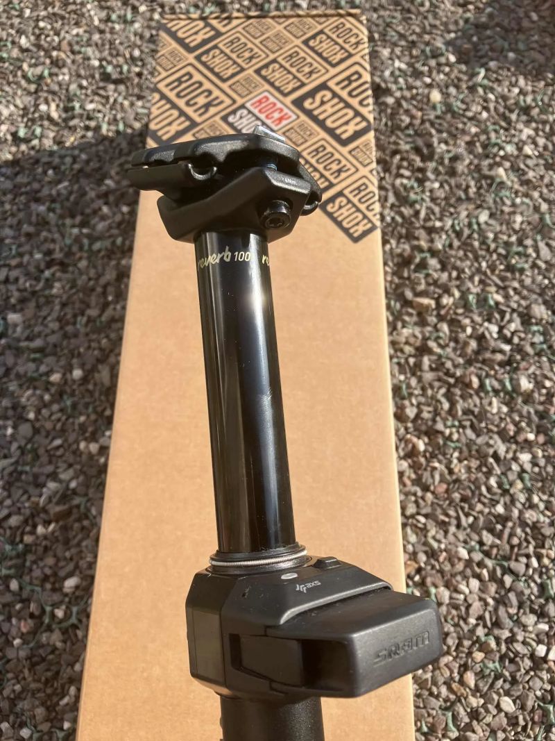 Sedlovka Rock Shox Reverb AXS