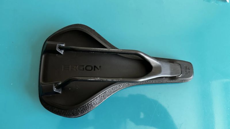 Prodám Sedlo Ergon SR Allroad Core Pro Carbon Men - stealth 152 mm