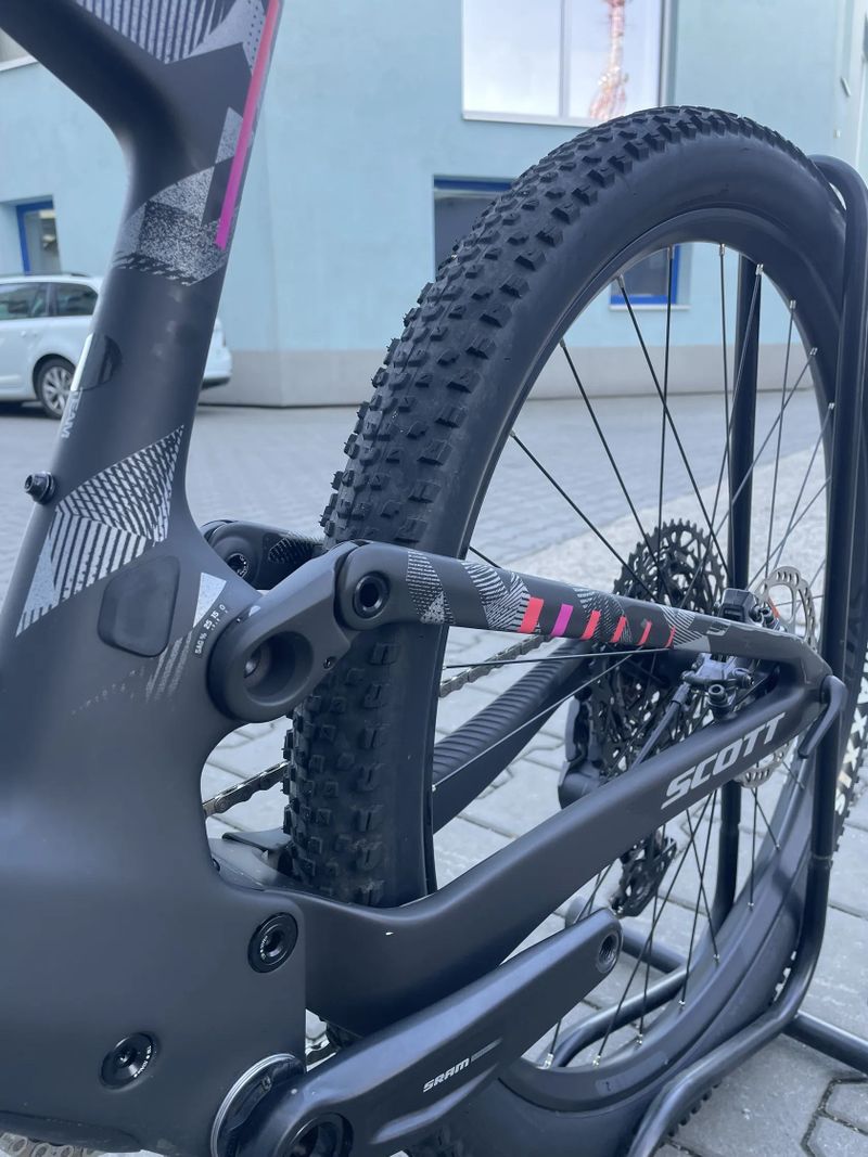 Scott SPARK RC Team velikost L - plná záruka jako na nové kolo