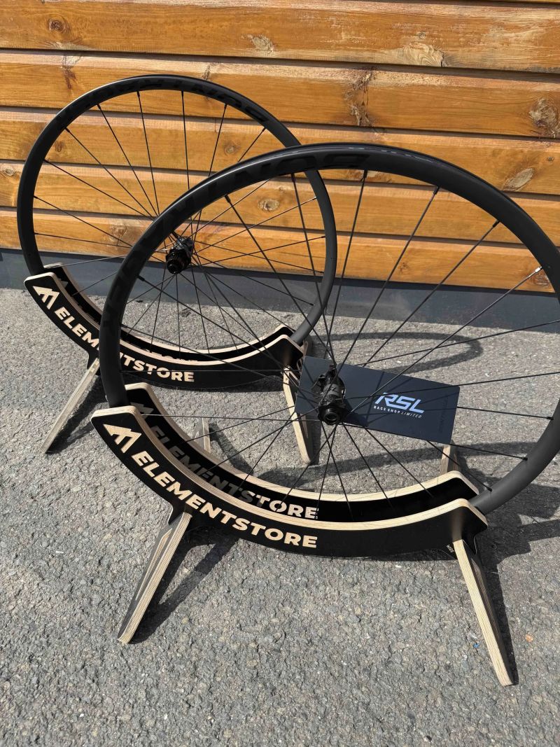 Bontrager Kovee RSL 30 TLR Boost 29 – závodní karbonová kola, set přední + zadní, náboje DT Swiss 24