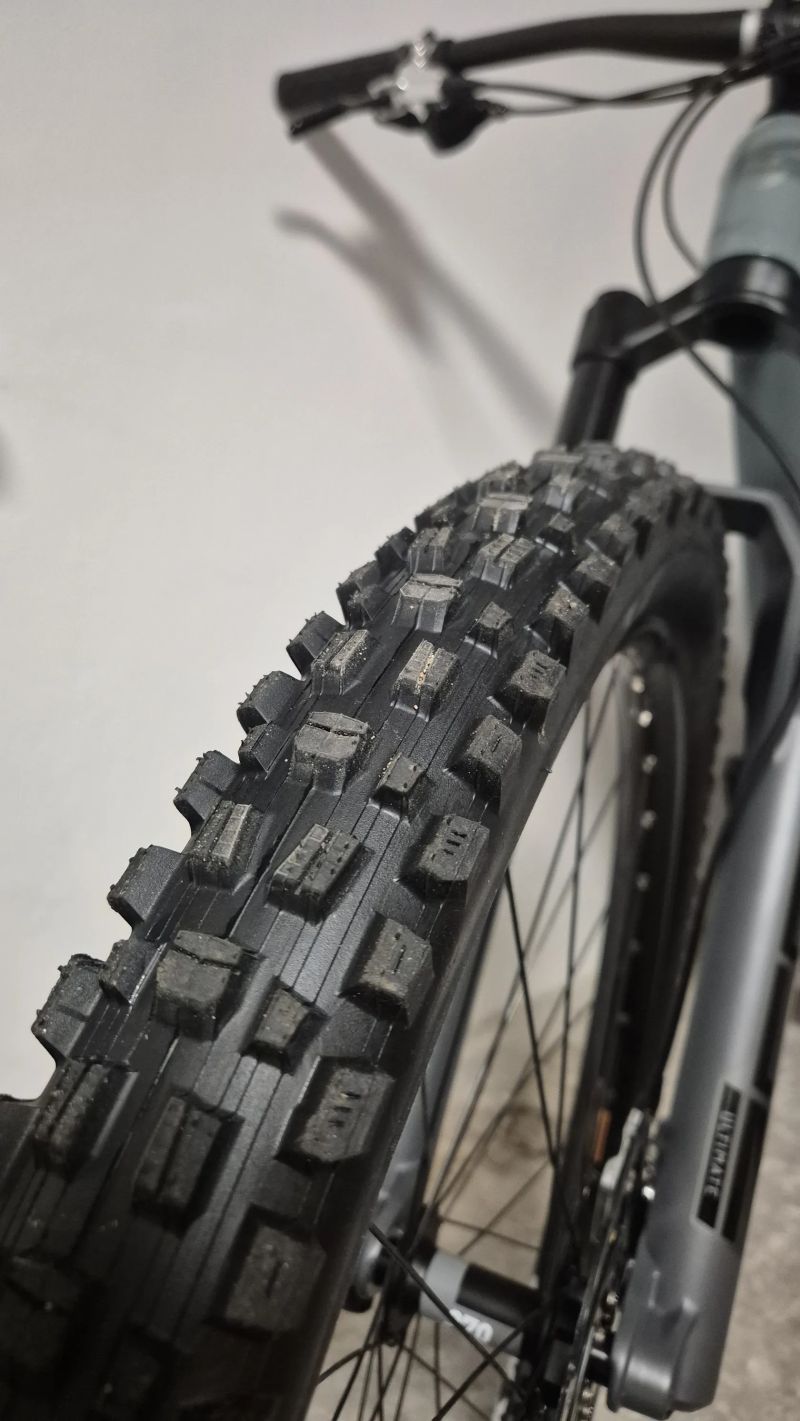 Maxxis dissector a assegai 29" nove!
