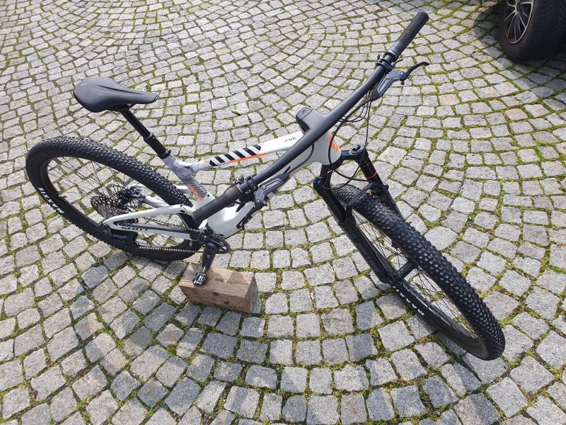 Scott Spark RC Team Issue 2025 vel.M do června 2027 v záruce výrobce
