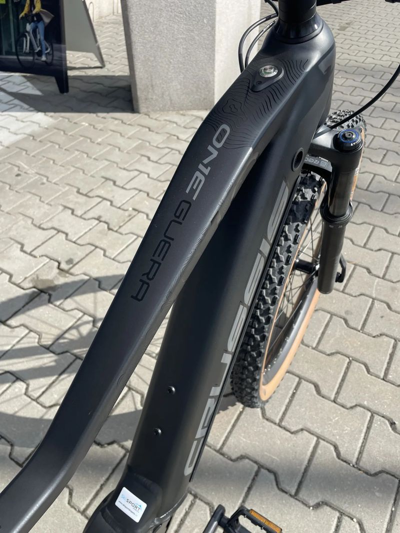 Crussis ONE-Guera 10.9 720 Wh velikost 17”