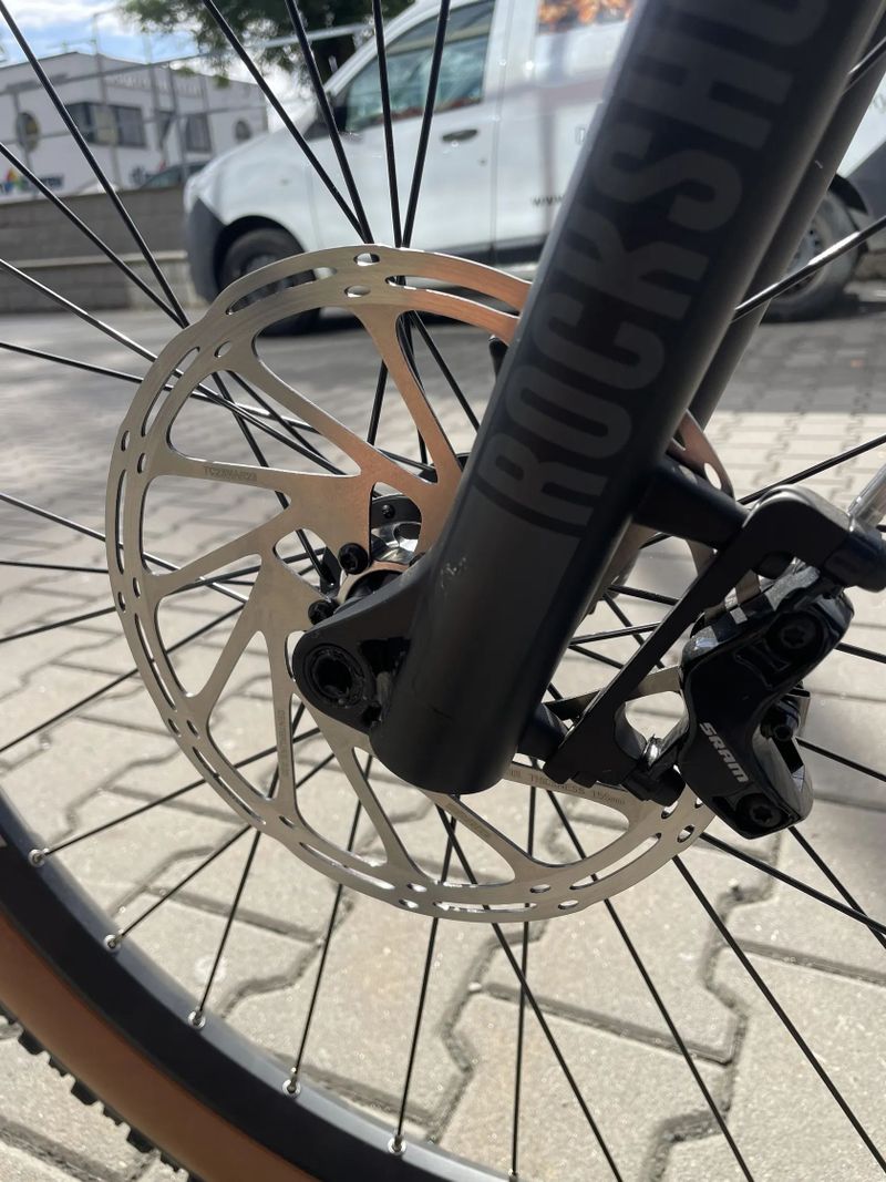Crussis ONE-Guera 10.9 720 Wh velikost 17”