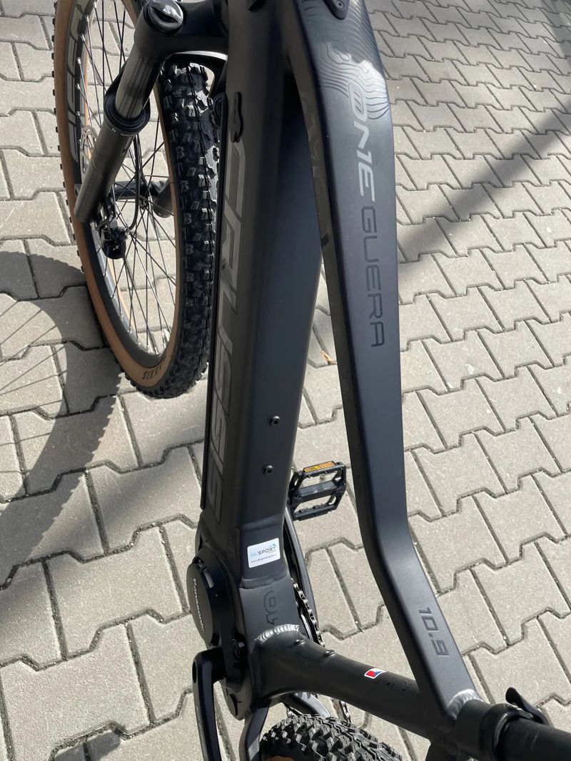 Crussis ONE-Guera 10.9 720 Wh velikost 17”