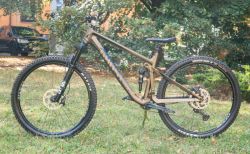  2022 GHOST RIOT TRAIL ESSENTIAL