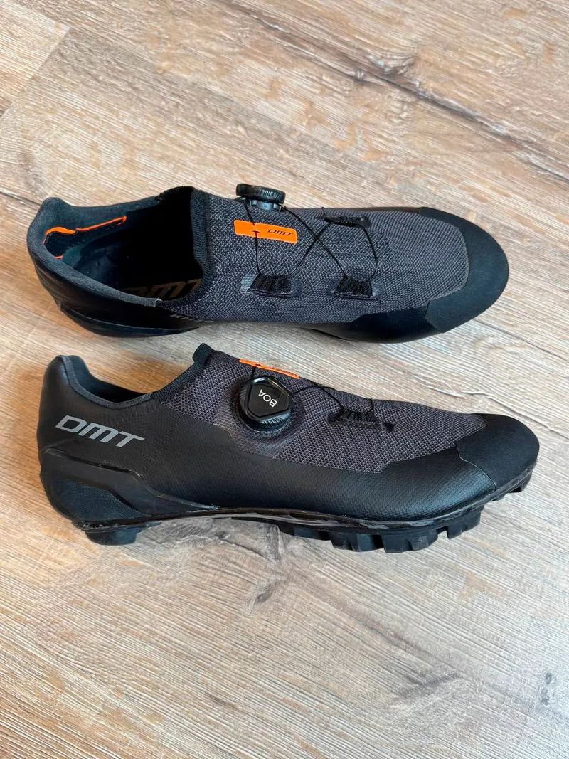 Tretry DMT KM30 Carbon