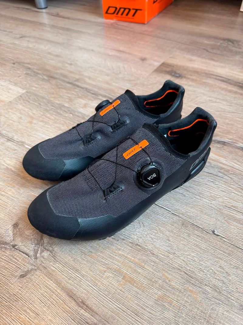 Tretry DMT KM30 Carbon