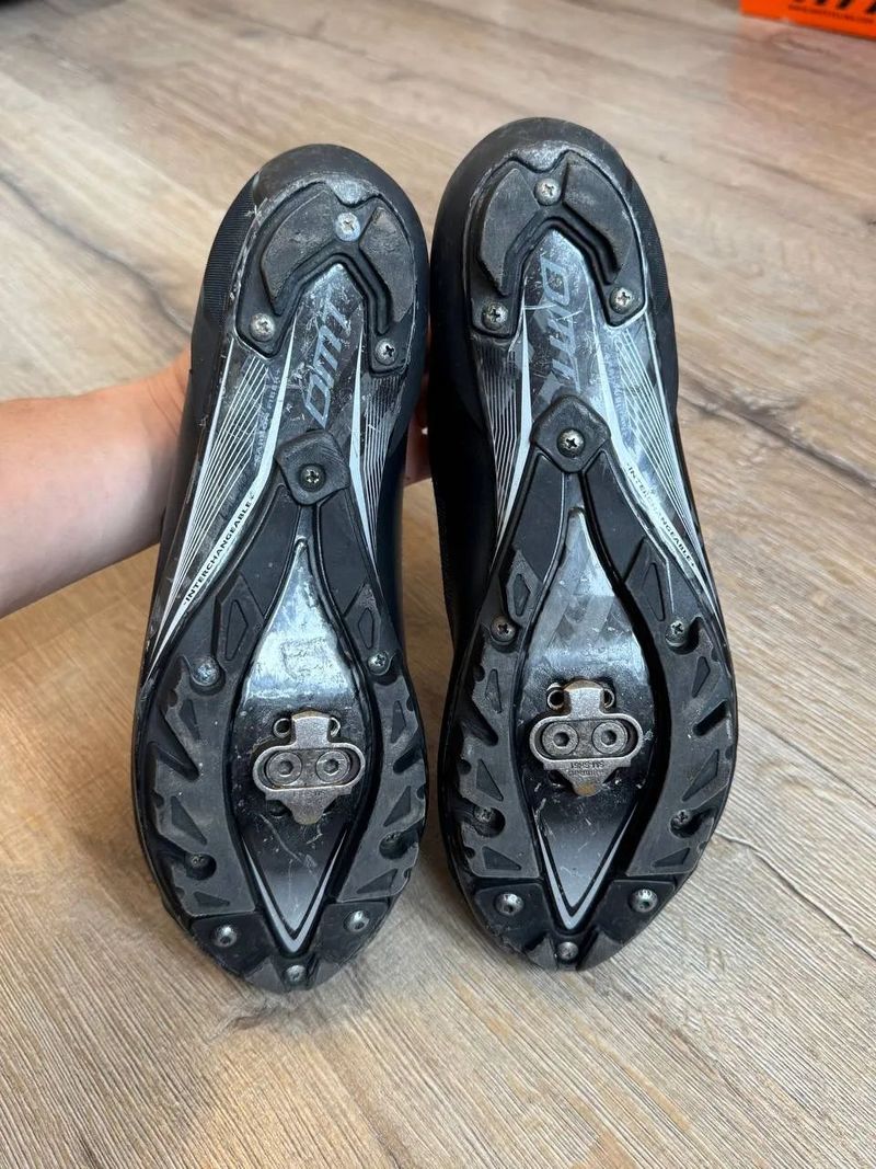 Tretry DMT KM30 Carbon