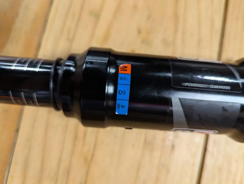 tlumič RockShox Deluxe RT3 230x65 mm, po komplet repasi