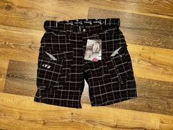 Nové kraťasy Haven Cubes Shorty velikost L