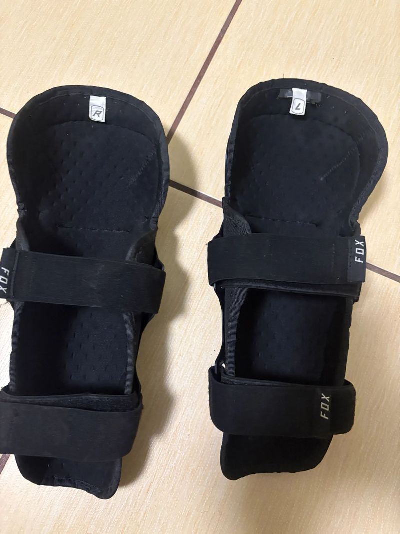 FOX Titan Sport Knee Guard L-XL
