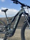 Specialized turbo levo comp 2021 2100km najeto 