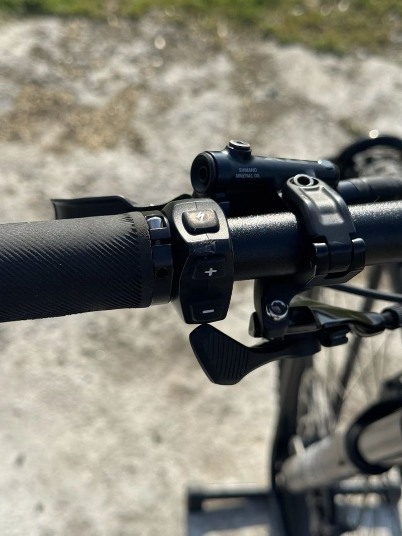 Specialized turbo levo comp 2021 2100km najeto 