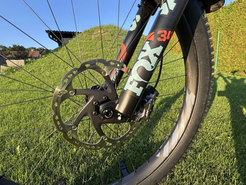 Ibis Mojo 4 carbon (Kashima 140/130)