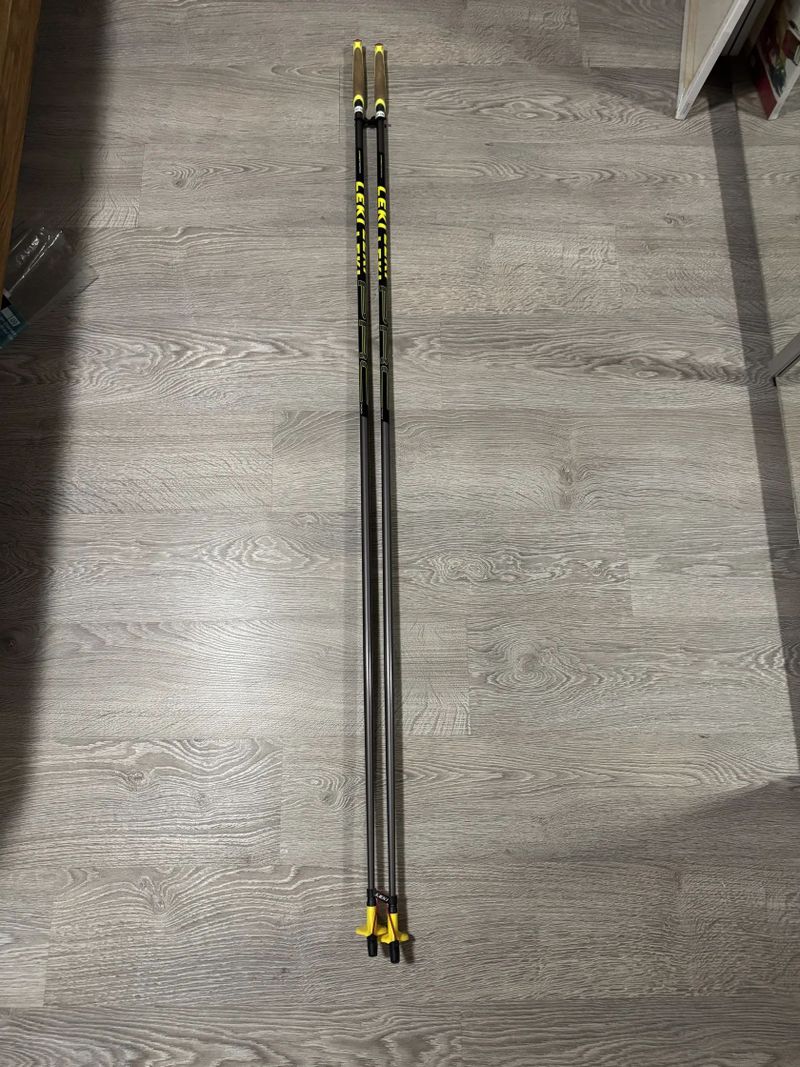 Běžkařské hole LEKI PRC700 CARBON FINVARIO 167cm