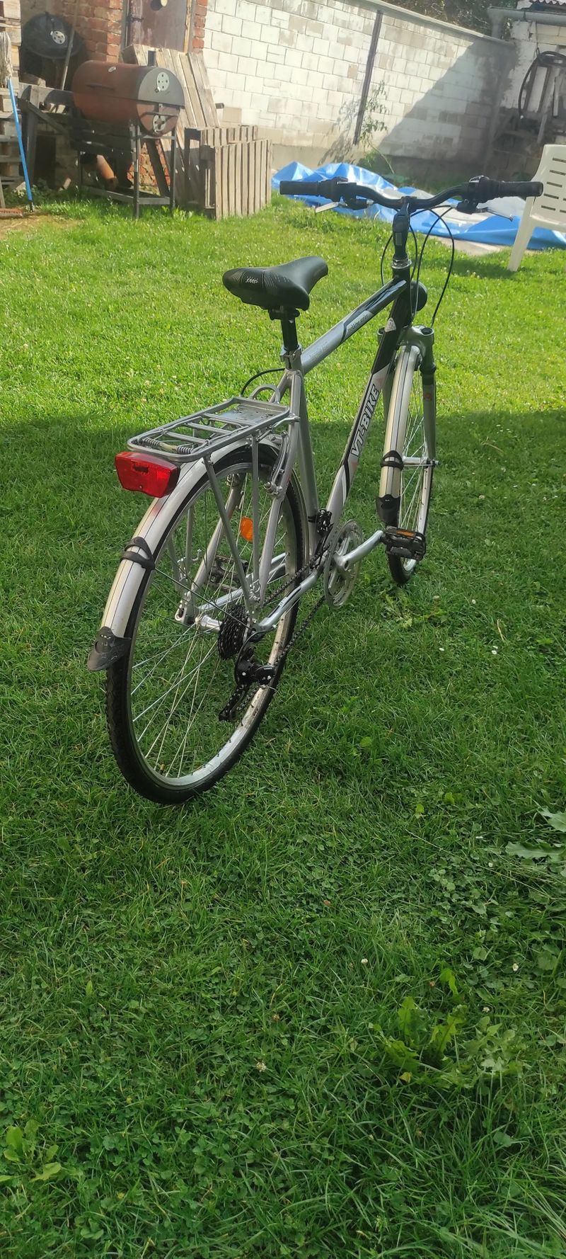 Trekingové kolo 