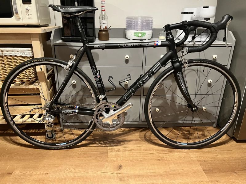 Silniční kolo Cube agree race sc