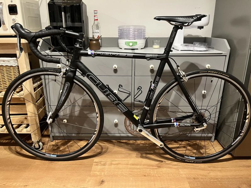 Silniční kolo Cube agree race sc