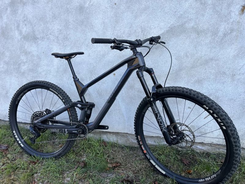 Radon Slide Trail CF 8.0 M zánovní