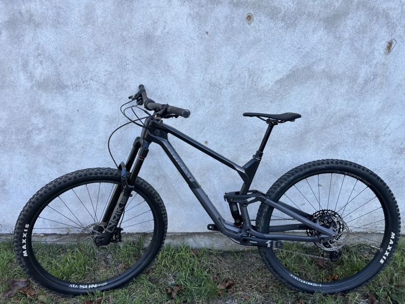 Radon Slide Trail CF 8.0 M zánovní