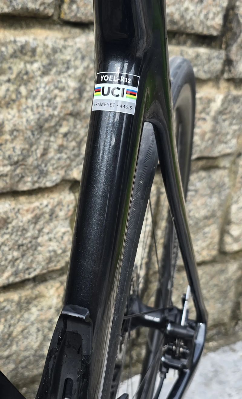 Prodej kola Yoeleo R12