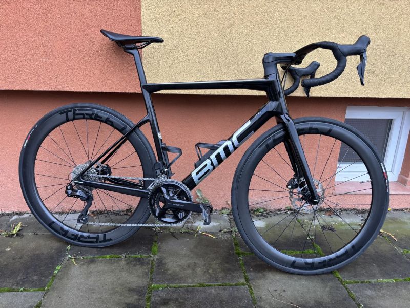 Prodám silniční kolo BMC Teammachine 2023