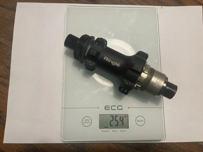 Zadní náboj SUN RINGLE SRC 28d XD orech